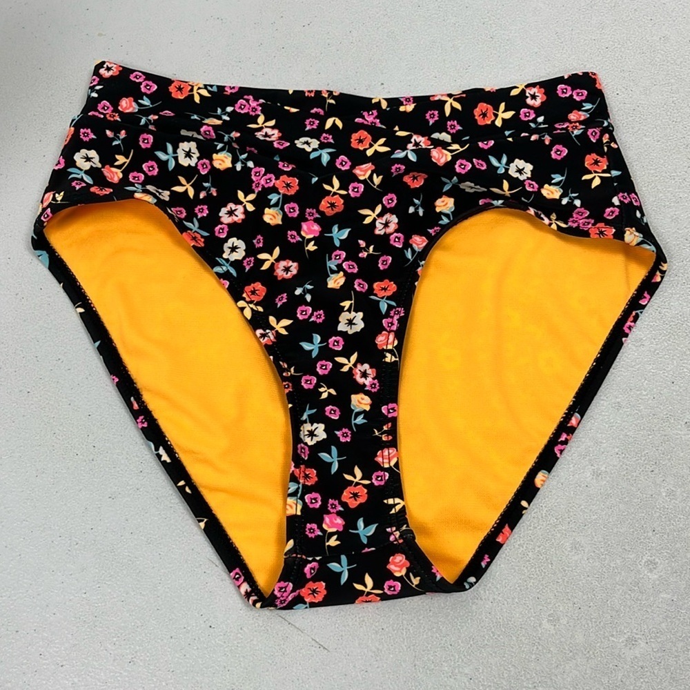 Cyn & Luca Women’s Size S Multicolor Floral Bikini Bottom Nwt